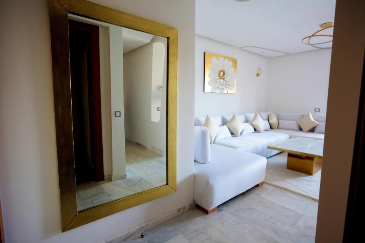 Appartement Riad White Golden Marakeş Dış mekan fotoğraf